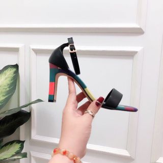 Giày sandal công