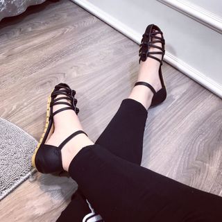 Giày sandal bit rọ