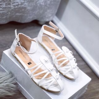 Giày sandal bit rọ