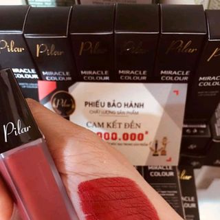 4 LÍ DO SON PILAR ĐỎ GẠCH LÀ MÀU SON ĐÁNG MUA NGAY CẢ VỚI NHỮNG BẠN ÍT KHI MAKEUP
Cực hấp dẫn người nhìn vừa quyến rũ vừa nóng bỏng lại pha chút gì đó lãng mạn cùng đơn giản Đây là nét đẹp chỉ có riêng mà bạn khó có thể tìm thấy ở bất cứ thỏi son thuần đỏ nào
Cực tôn nước da của bạn giá sỉ