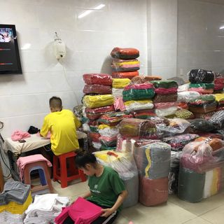 Ao sát nách cổ lọ