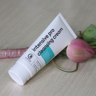 Sữa rửa mặt khô