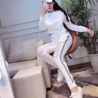 Set bộ áo croptop và quần jogger rách đùi giá sỉ