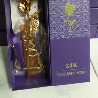 Hoa hồng mạ vàng 24k có đếloại tốt ko bay màu