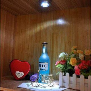 đèn gắn trần-tủ bếp-trong ô tô đa năng siêu sáng dùng pin