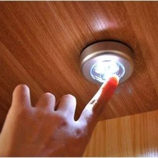 đèn gắn trần-tủ bếp-trong ô tô đa năng siêu sáng dùng pin