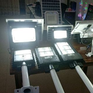 ĐÈN ĐƯỜNG NĂNG LƯỢNG MẶT TRỜI 100W