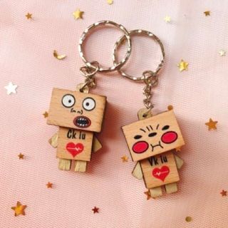 MÓC KHÓA NGƯỜI GỖ DANBO