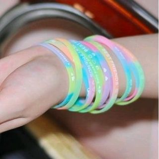 vòng dạ quang phát sáng trong đêm