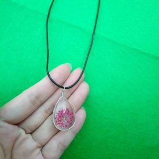 dây chuyền da mặt trong suốt ép hoa khô