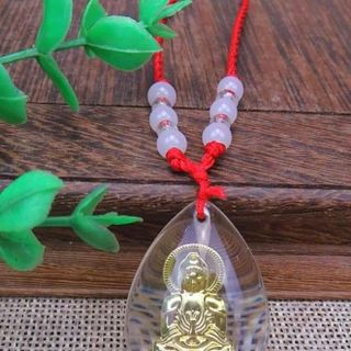 dây chuyền mặt đá rất đẹp