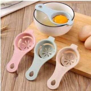 Dụng cụ tách lòng trứng