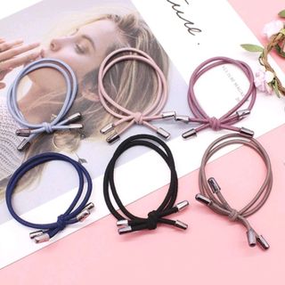 cột tóc nhiều màu