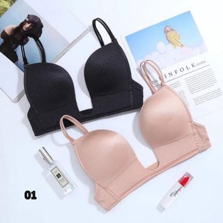 Áo ngực cổ V phối váy khoét cổ sâu
