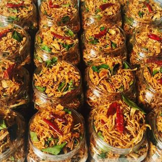 Khô gà lá chanh nhà làm