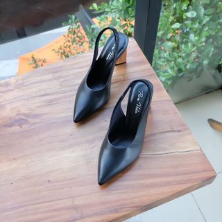 Giày cao gót gỗ tam giác