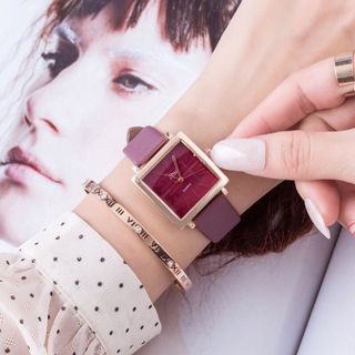 Đồng hồ thời trang nữ dây da