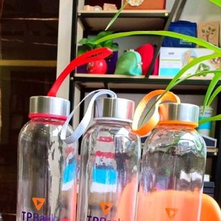 quà tặng quảng cáo- bình thủy tinh có dây