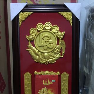 Lịch gỗ phù điêu cao cấp nhủ vàng tặng 1 lốc lịch cao cấp