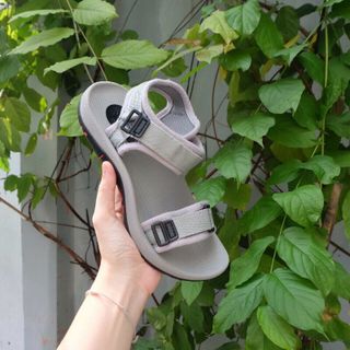 Giày Sandal thể thao quai xé tiện lợi