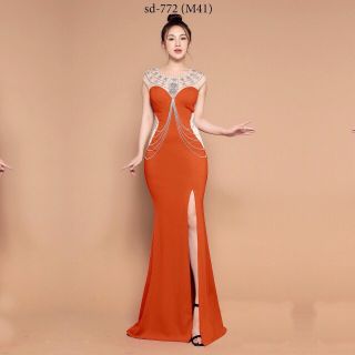 ĐẦM DẠ HỘI CÚP NGỰC XẺ TÀ