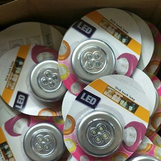 Đèn led cảm biến loại 4 bóng