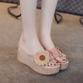 Dép xuồng hoa