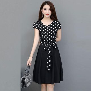 Đầm Chấm Bi Tay Ngắn Kèm Dây Nơ