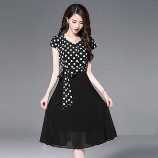 Đầm Chấm Bi Tay Ngắn Kèm Dây Nơ