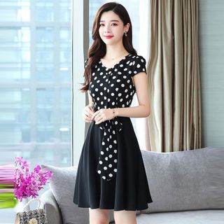 Đầm Chấm Bi Dây Nơ Tay Con
