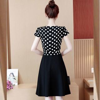Đầm Chấm Bi Dây Nơ Tay Con