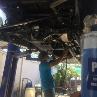 Phủ gầm màu đen chống rỉ sét chống ồn khung gầm xe ONZCA P991