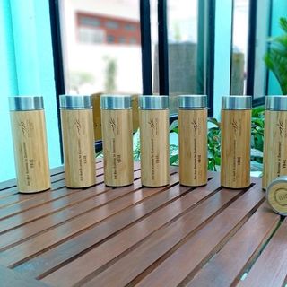 chai giữ nhiệt vỏ tre