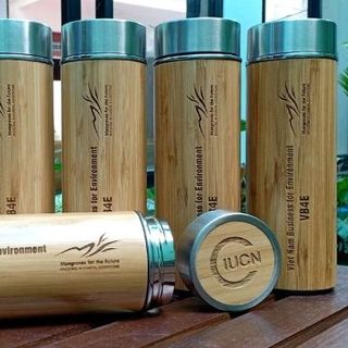 chai giữ nhiệt vỏ tre
