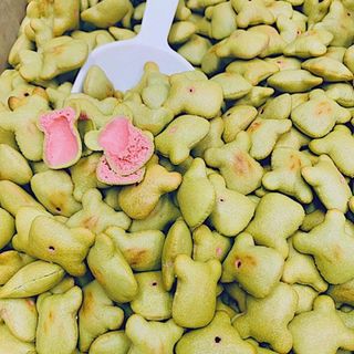 BÁNH GẤU CHÙM NGÂY NHÂN KEM DÂU