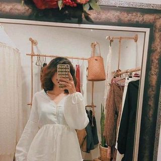 ĐẦM TRẮNG TẦNG VIỀN REN
