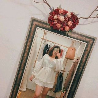 ĐẦM TRẮNG TẦNG VIỀN REN