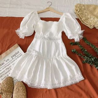 ĐẦM TRẮNG CỔ U TAY BỒNG PHỐI REN