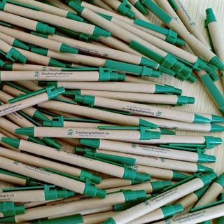 sổ lò xo và bút bi thân thiện môi trường