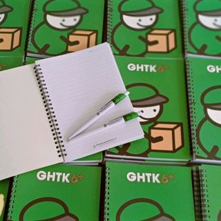 sổ lò xo và bút bi thân thiện môi trường