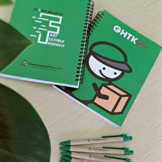 sổ lò xo và bút bi thân thiện môi trường