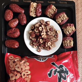 TÁO ĐỎ KHÔ TÂN CƯƠNG CẮT LÁT GIÒN NGỌT