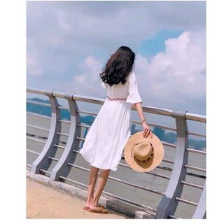 ĐẦM XÔ TRẮNG THÊU HOA