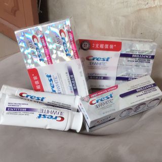 Kem đánh răng trắng răng Crest 3D White Brilliance 116gr
