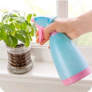 Bình xịt nước tưới cây