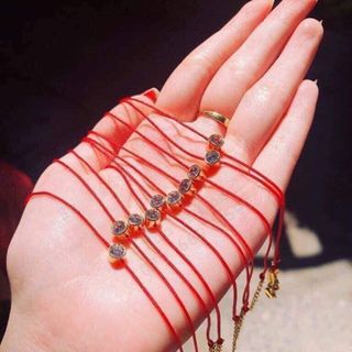Vòng phép chỉ đỏ may mắn thái lan có hộp