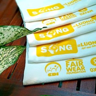 in logo - in ô gấp 3 - quà tặng quảng cáo