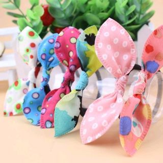 cột tóc tai thỏ dễ thương