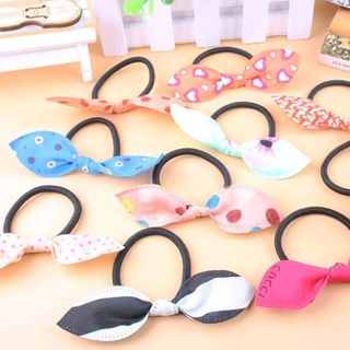 cột tóc tai thỏ dễ thương