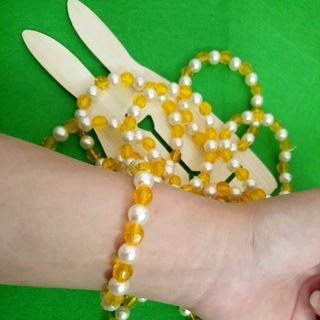chuỗi đeo tay mix hạt màu